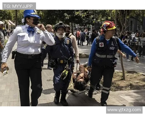 巴黎足球赛场突发爆炸事件引发全球关注与恐慌反应
